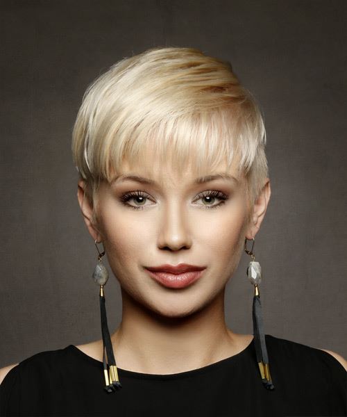 Chic Low-Fuss Pixie Haircut With Layered Bangs
